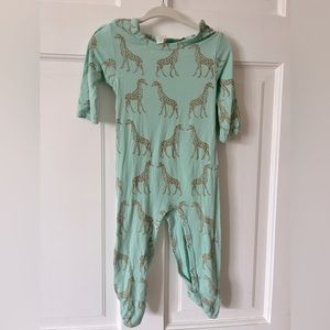 Kate Quinn giraffe pj